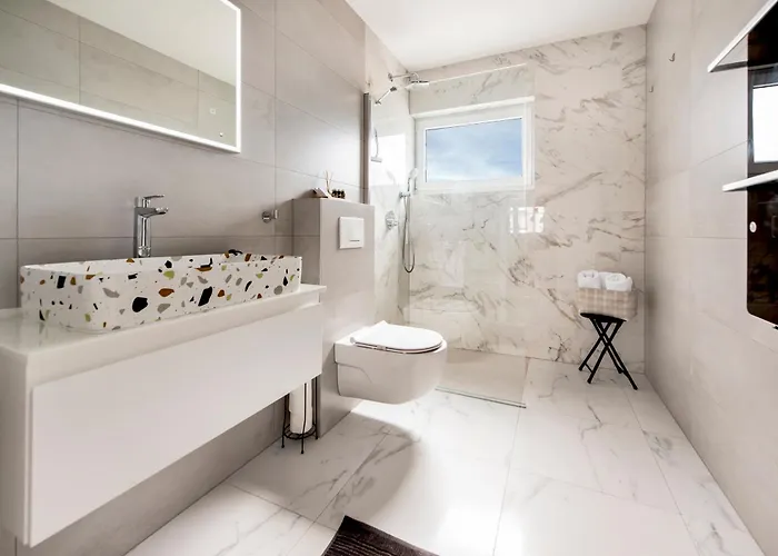 Πανσιόν Luxury Levante 4*