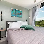 Luxury Levante Πανσιόν 4*