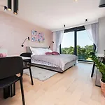 Luxury Levante Πανσιόν Ρόβινι