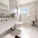 Gostinjska kuća Luxury Levante 4*